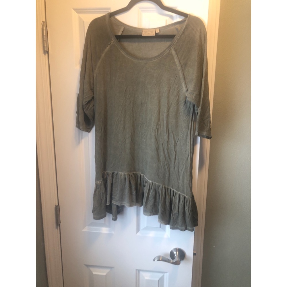 Fashion top with peplum bottom